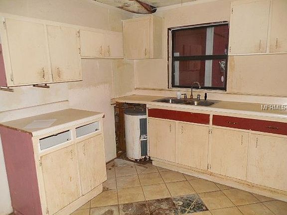 5th image of 13919 Friendship Ln