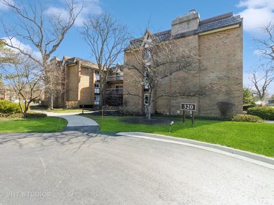 320 Claymoor Rd #1-E, Hinsdale, IL, 60521