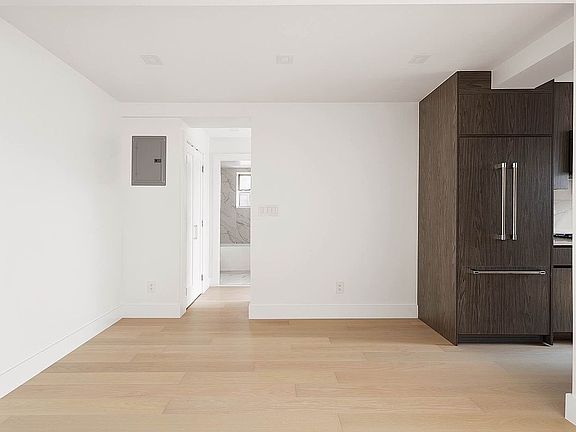 2nd image of 33 Greenwich Ave APT 8B