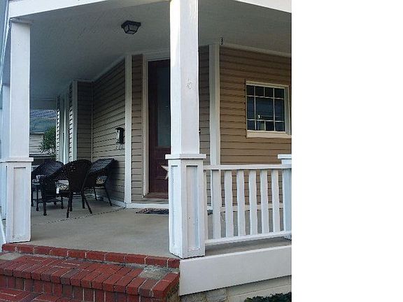 3rd image of 715 N Downing St