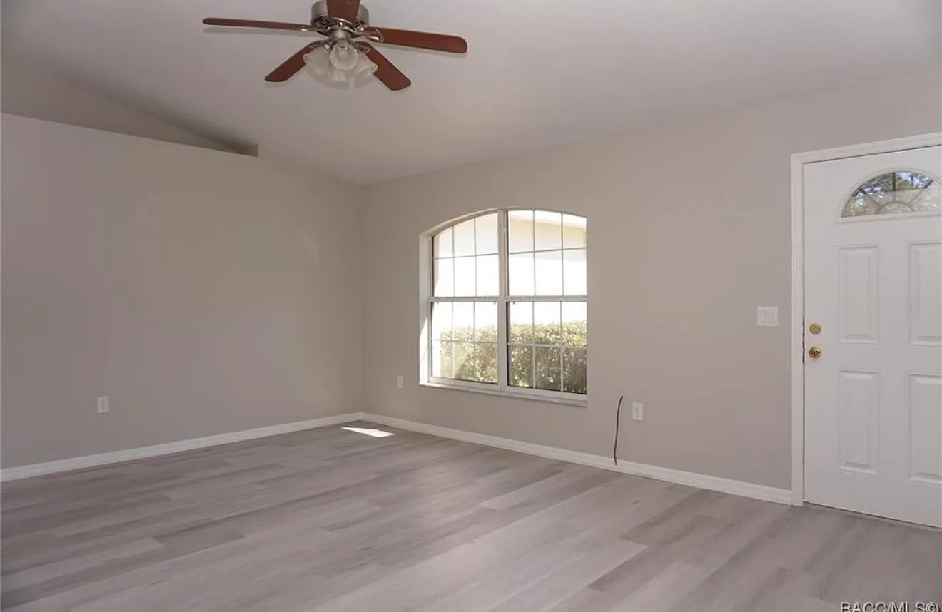 3 bed, 1332 sqft, $1,590 — Photo 2