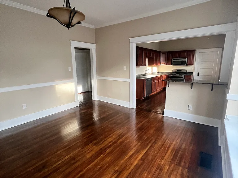 1994 Manila Ave — Photo 12