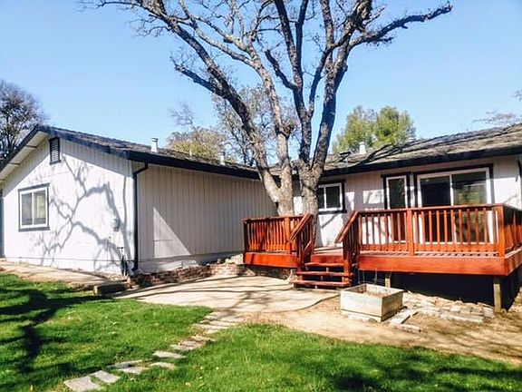 3rd image of 2775 King Edward Dr