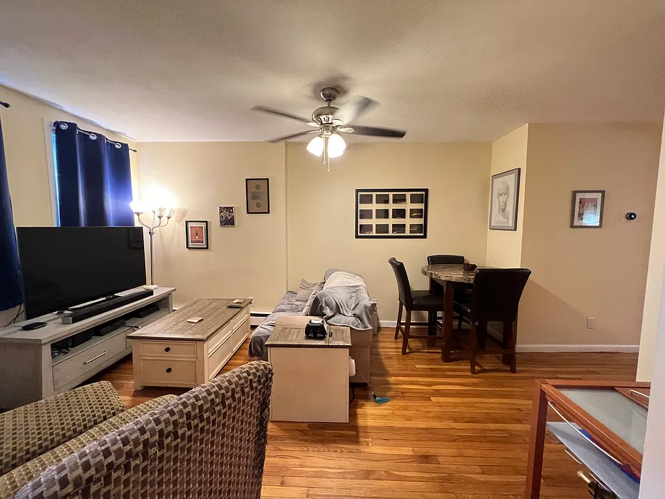 41 Cross St #4
