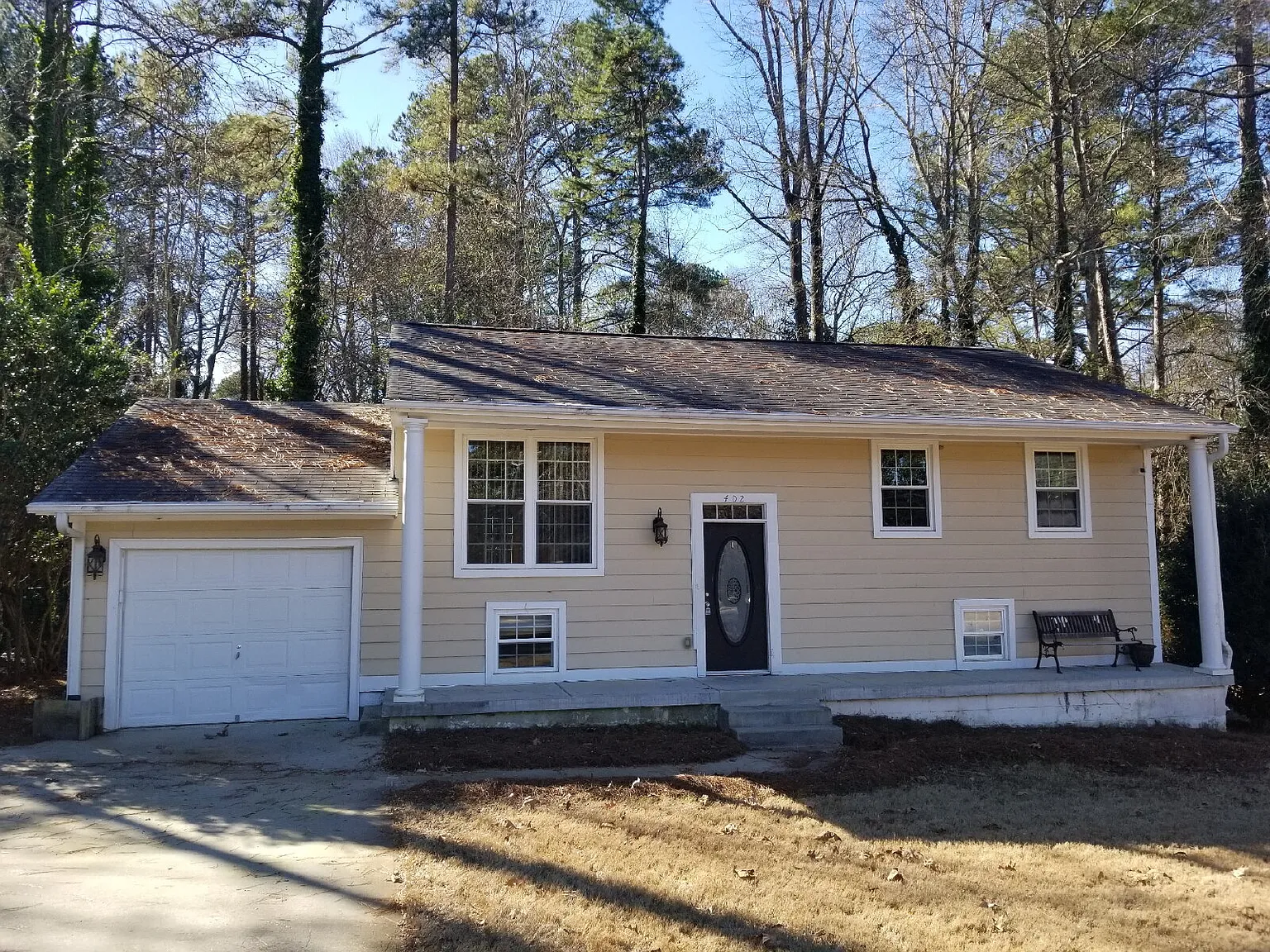 4 bed, 2.0 bath, 2217 sqft, $2,500 — Photo 4