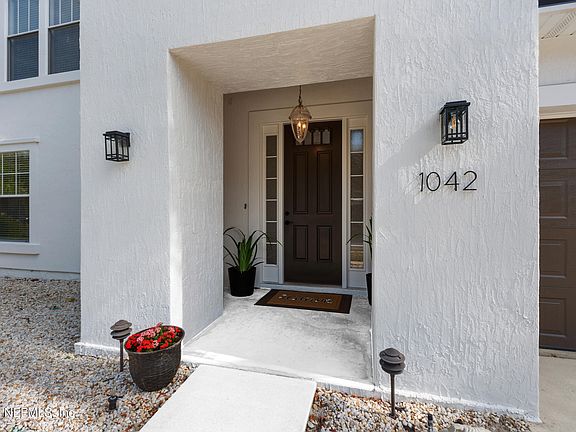 4th image of 1042 GARRISON Drive