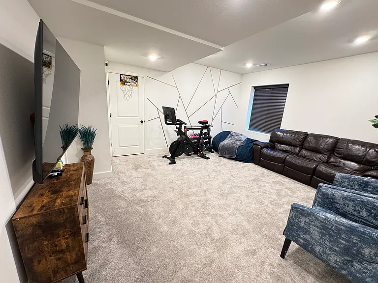6109 Dayton St — Photo 31