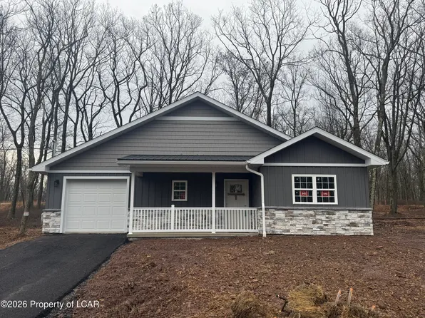 103 Hidden Forest Dr, Hazleton, PA 18202