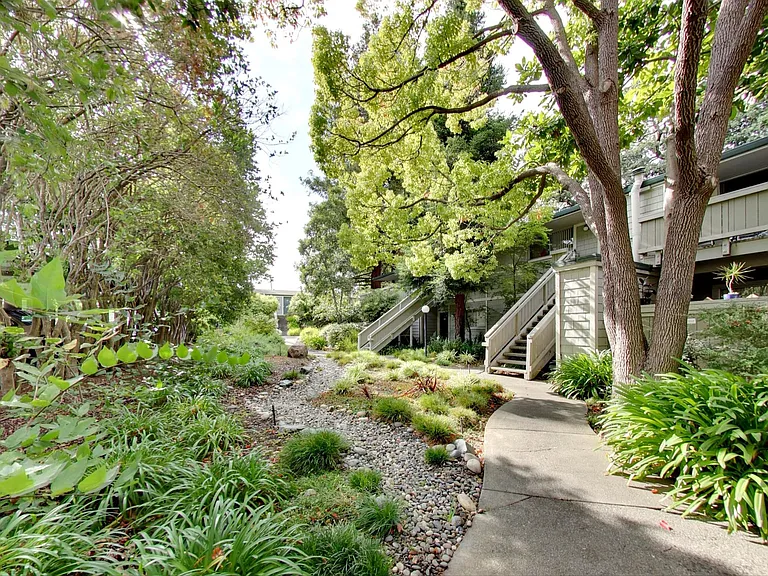 Riverwood Apartments — Photo 42