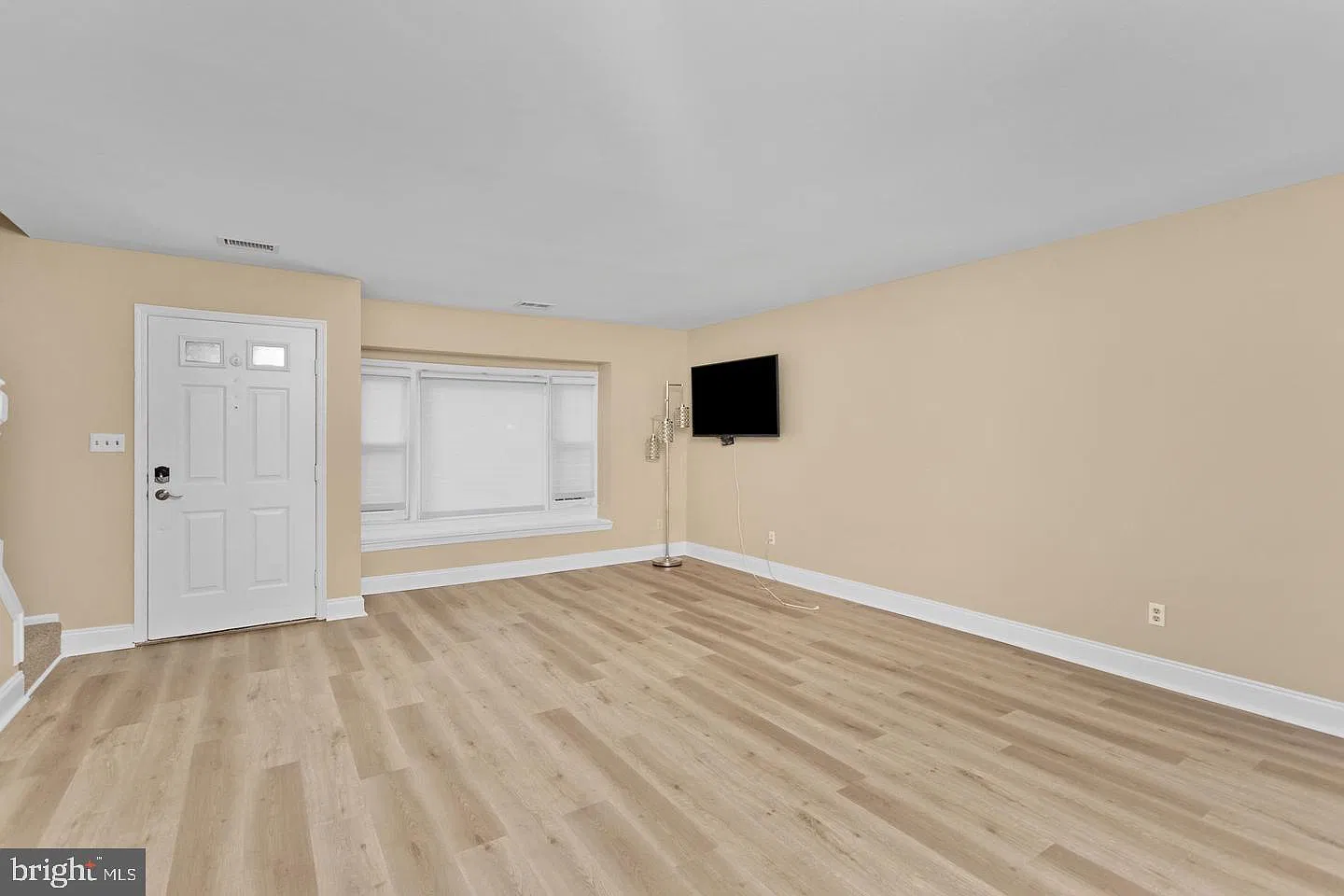 Studio, 1275 sqft, $3,250 — Photo 2