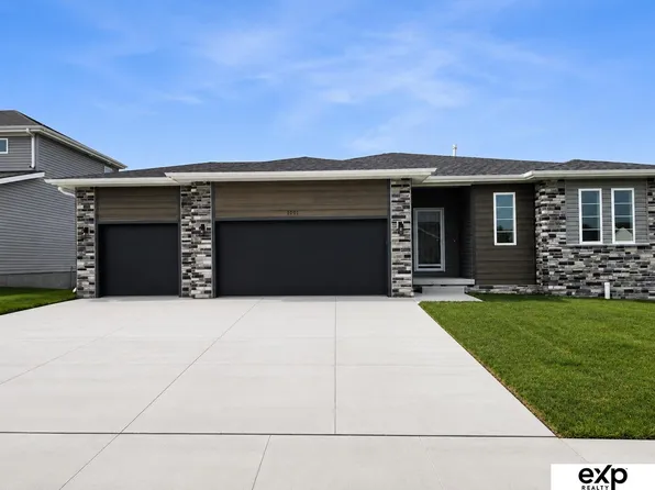 1001 Yoakam Dr, Lincoln, NE 68521
