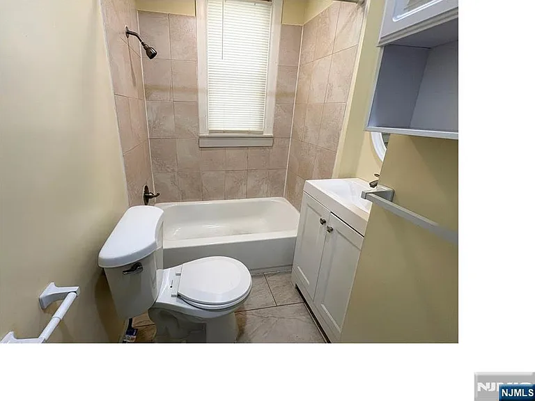 93 Highland St — Photo 8