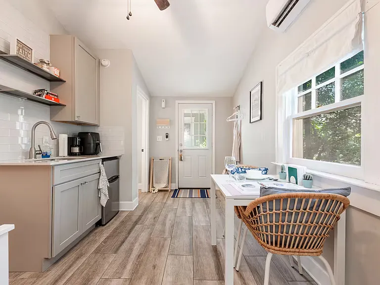 128 Wisteria Ave — Photo 8