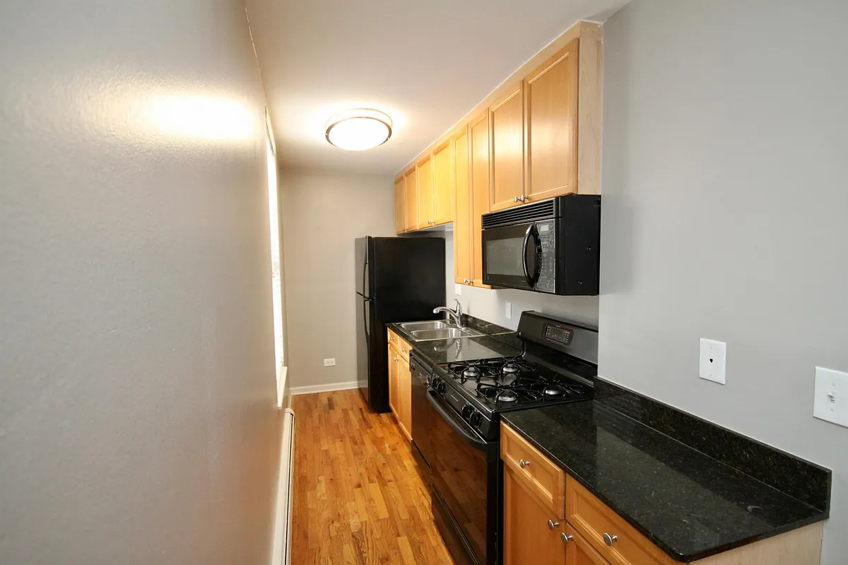 Building Photo - 800 W Lill Ave #101