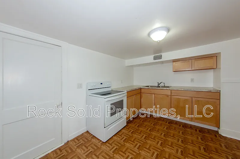 Photo 2 of 14 - 506 E 7th St #2 - Cheyenne, WY Building Photo - 506 E 7th St #2