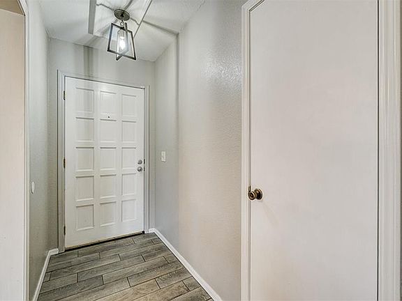 4th image of 812 N Tiffany Court Way