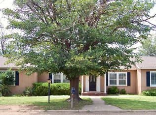 1011 Avenue H, Abernathy, TX 79311