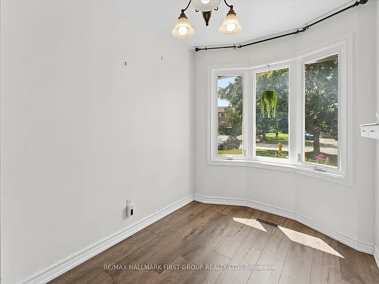 747 Stonepath Cir — Photo 12