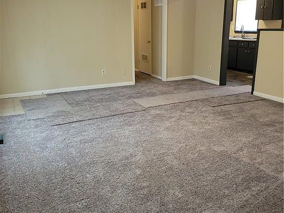 4th image of 2530 S 52nd St