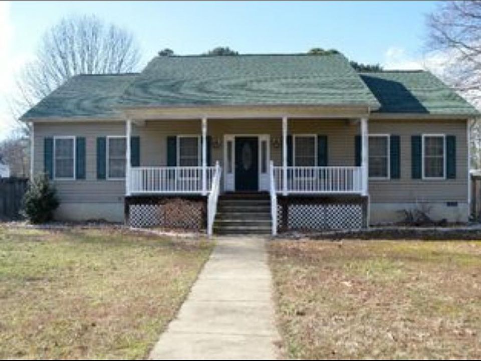 1st image of 14 Piney Forest Dr