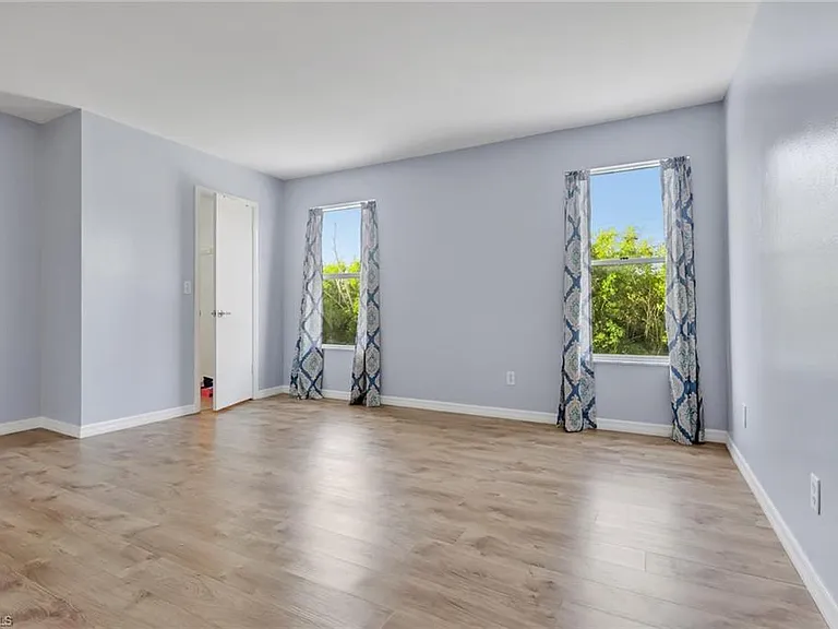 6085 Lake Front Dr — Photo 11
