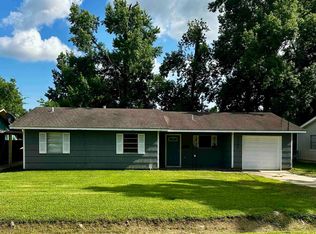 7165 Lewis Dr, Beaumont, TX 77708