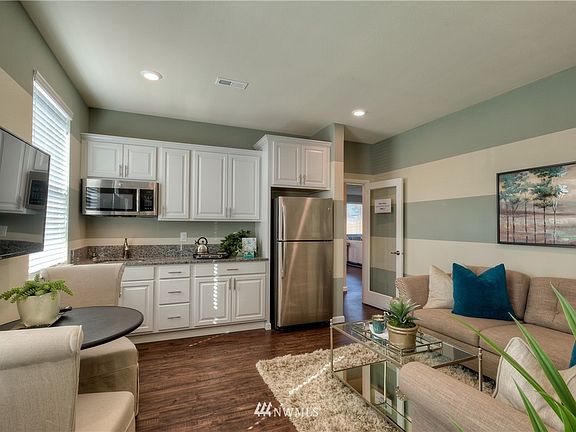 4th image of 13320 186th Ave Ct E E #65