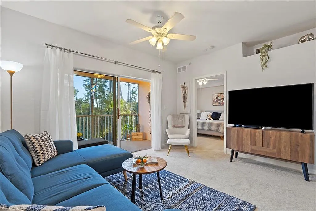 3 bed, 2.0 bath, 1126 sqft, $5,500 — Photo 3