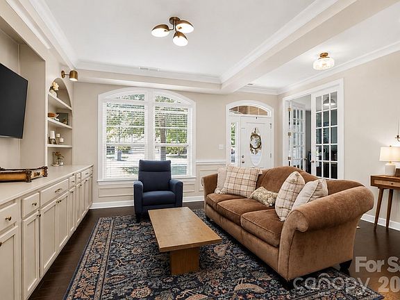 4th image of 1284 Kings Grove Dr