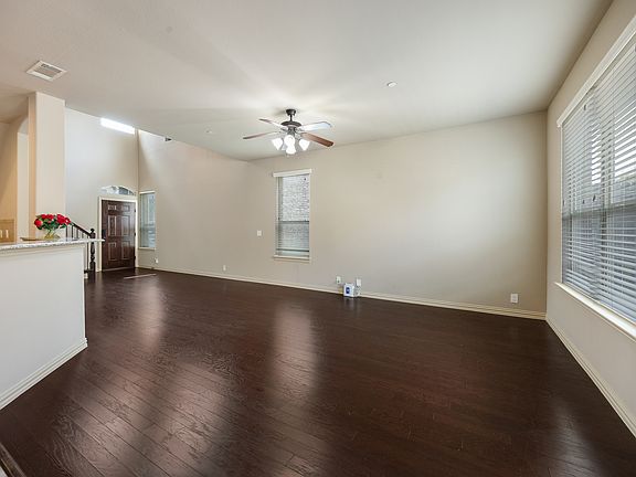 2nd image of 878 Caballero Ln