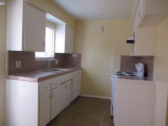 3rd image of 307 Goya Dr