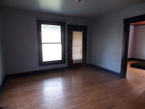 3rd image of 359 Main St