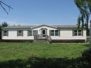 891 W Lake Rd, Farlington, KS 66734