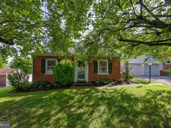 94 Lancaster Ave, Strasburg, PA 17579