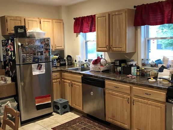 2nd image of 142 Lincoln St #1F