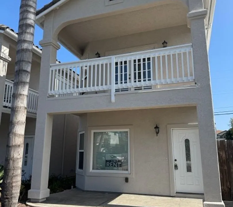256 Elm Ave