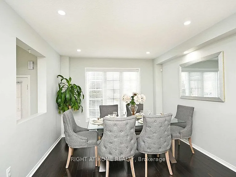 33 Schooner Dr #UPPER — Photo 5