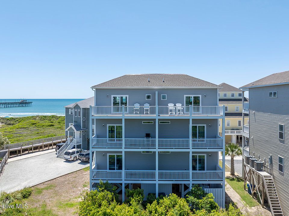 1st image of 876-878 Villas Drive
