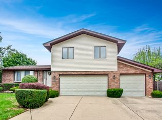 520 Hill St, Mount Prospect, IL 60056