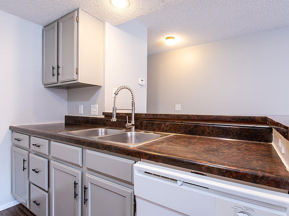 4th image of 844 N Waco Ave #2204