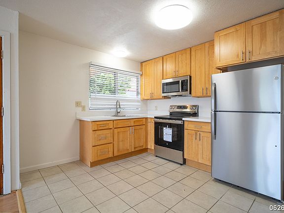 4th image of 1725 Olona Ln