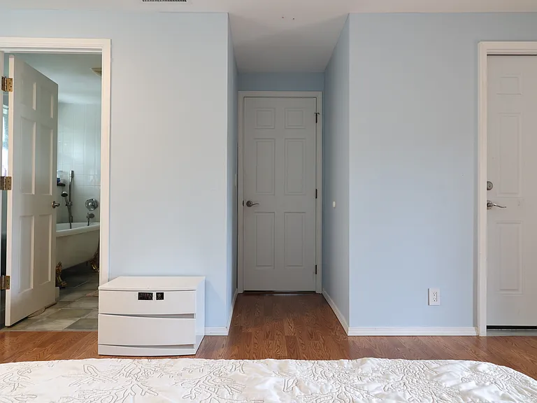 15828 SE 5th Pl — Photo 16