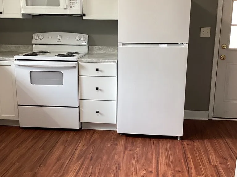 320 Landis Ave — Photo 6