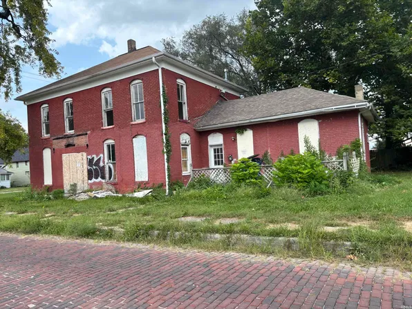 318 W 7th St, Marion, IN 46953
