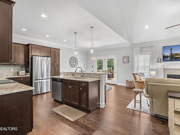 5th image of 103 Chalmette Way