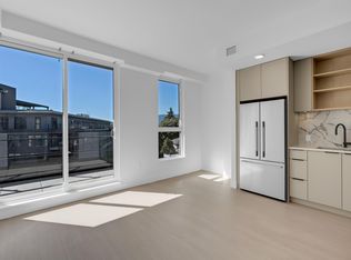 343 Saint Davids Ave #301N, North Vancouver, BC V7L 3P2
