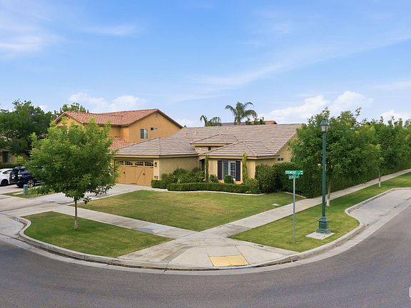 2nd image of 102 Tremont Way
