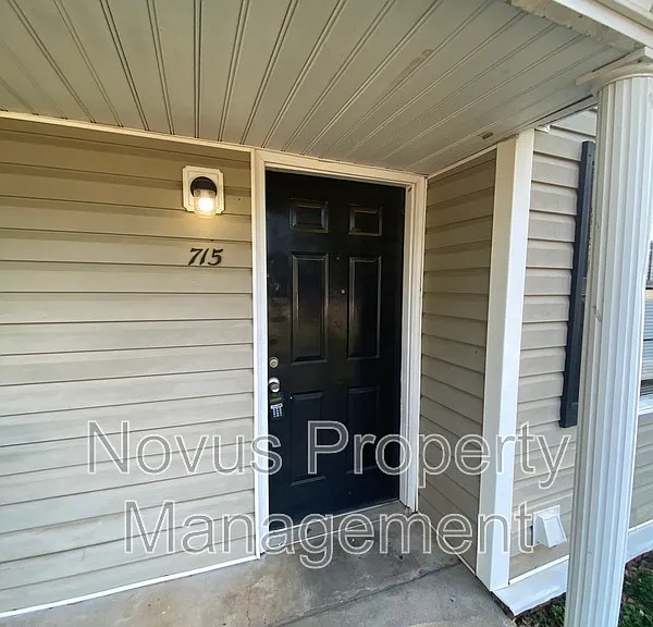 715 South St — Photo 2