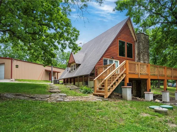 429 SE Lakeside Dr, Lacygne, KS 66040