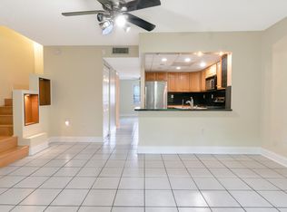 9050 NW 28th St APT 120, Coral Springs, FL 33065